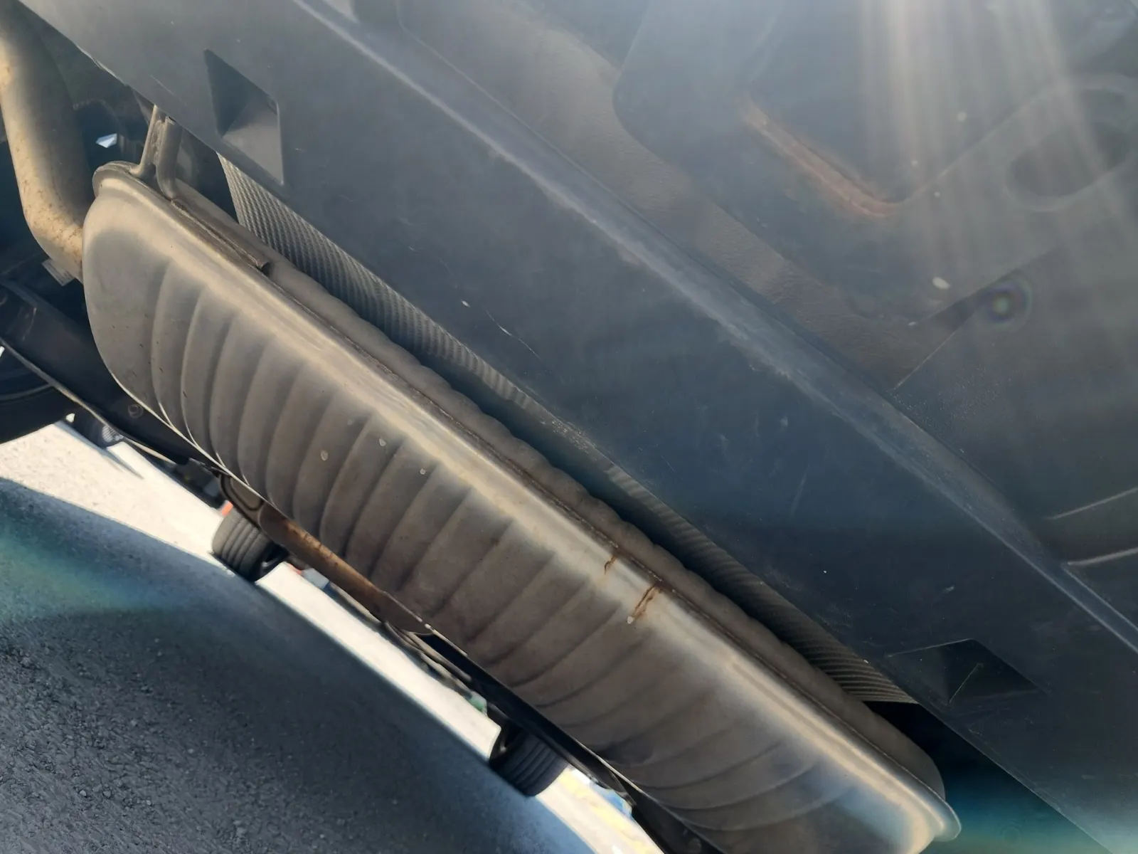 Undercarriage - Rear Photo