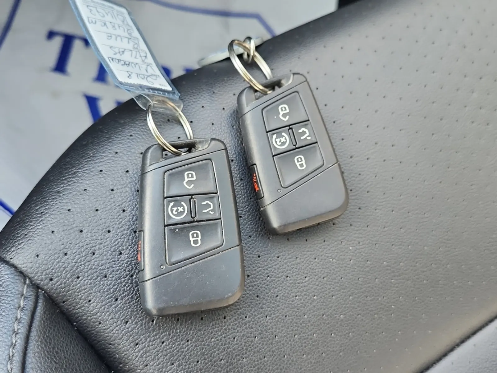 Keys/Fobs/Manual Photo