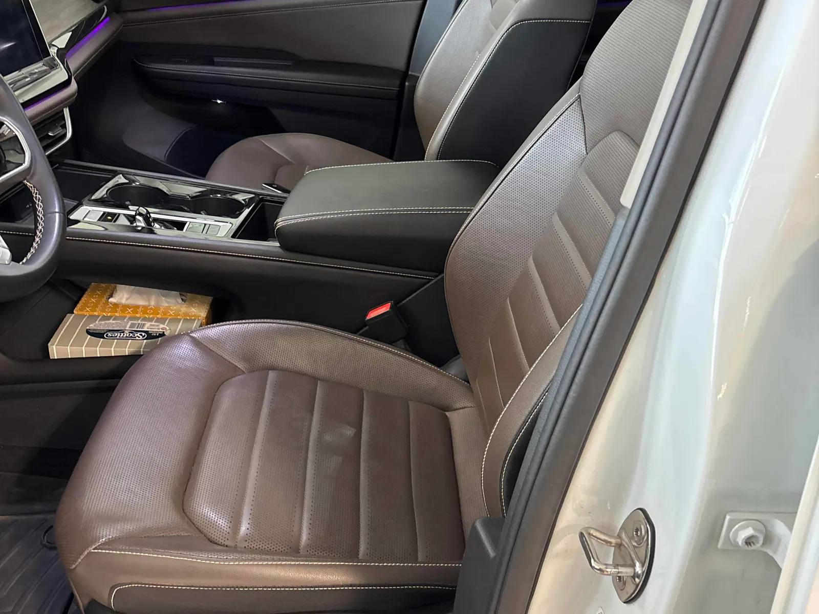 Interior driver side