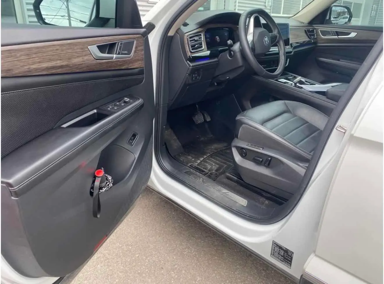 Interior driver side