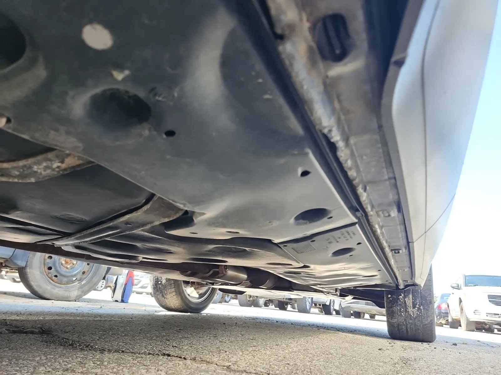 Undercarriage - Passenger Photo