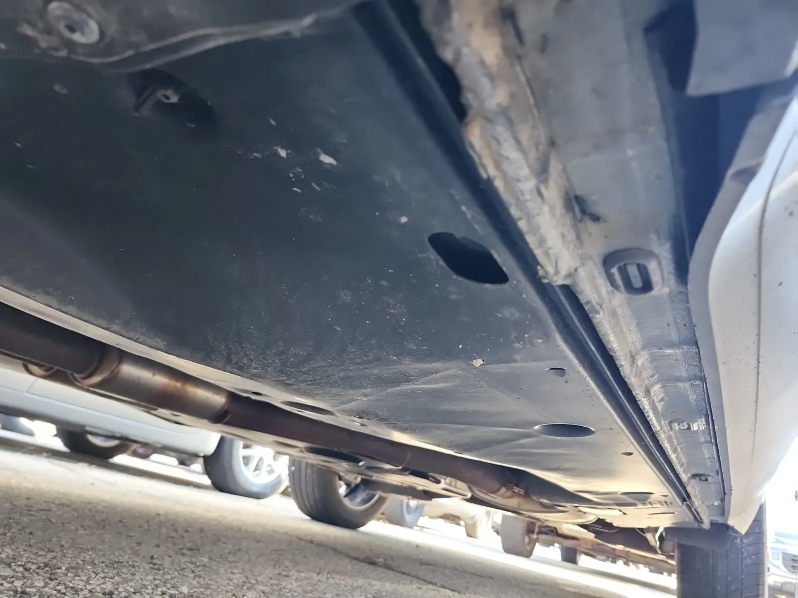 Undercarriage - Driver Photo