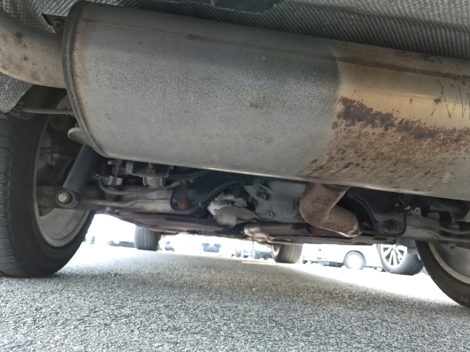 Undercarriage - Rear Photo