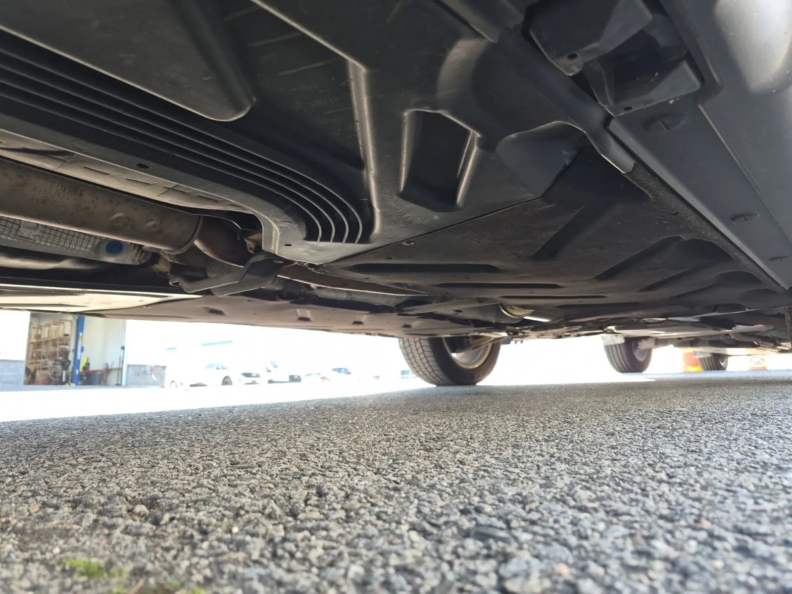 Undercarriage - Passenger Photo