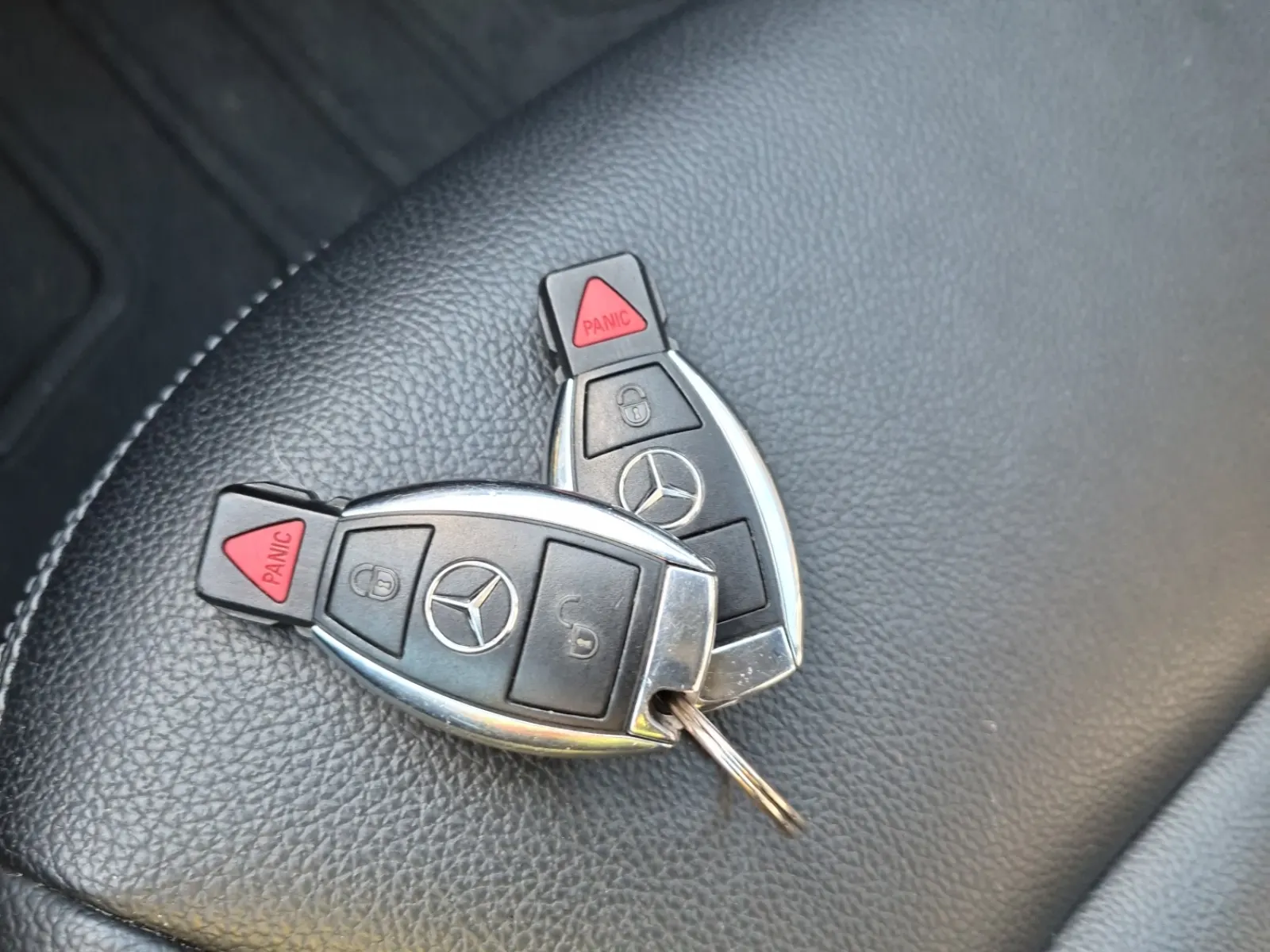 Keys/Fobs/Manual Photo