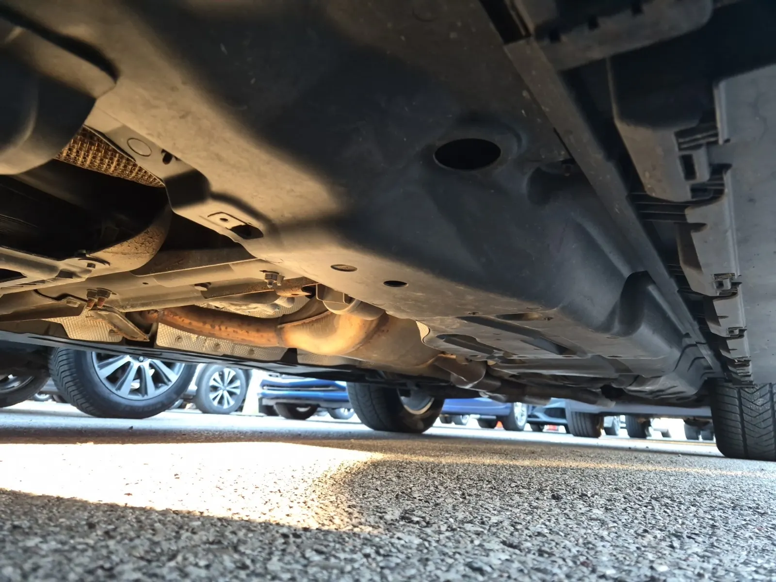 Undercarriage - Driver Photo