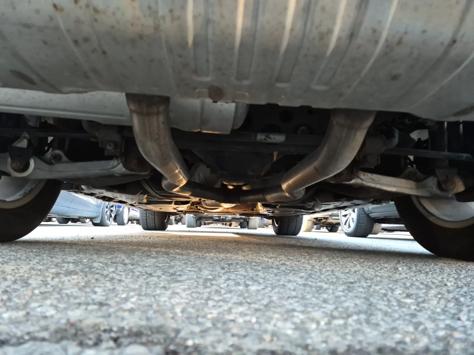 Undercarriage - Rear Photo