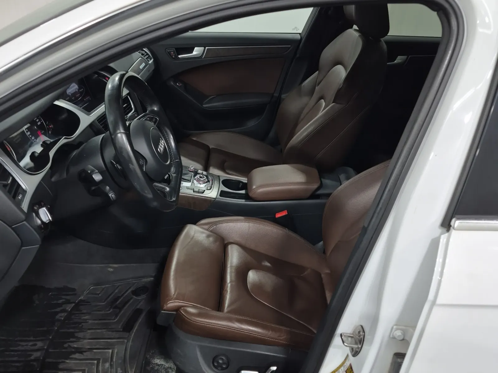 Front Interior Photo