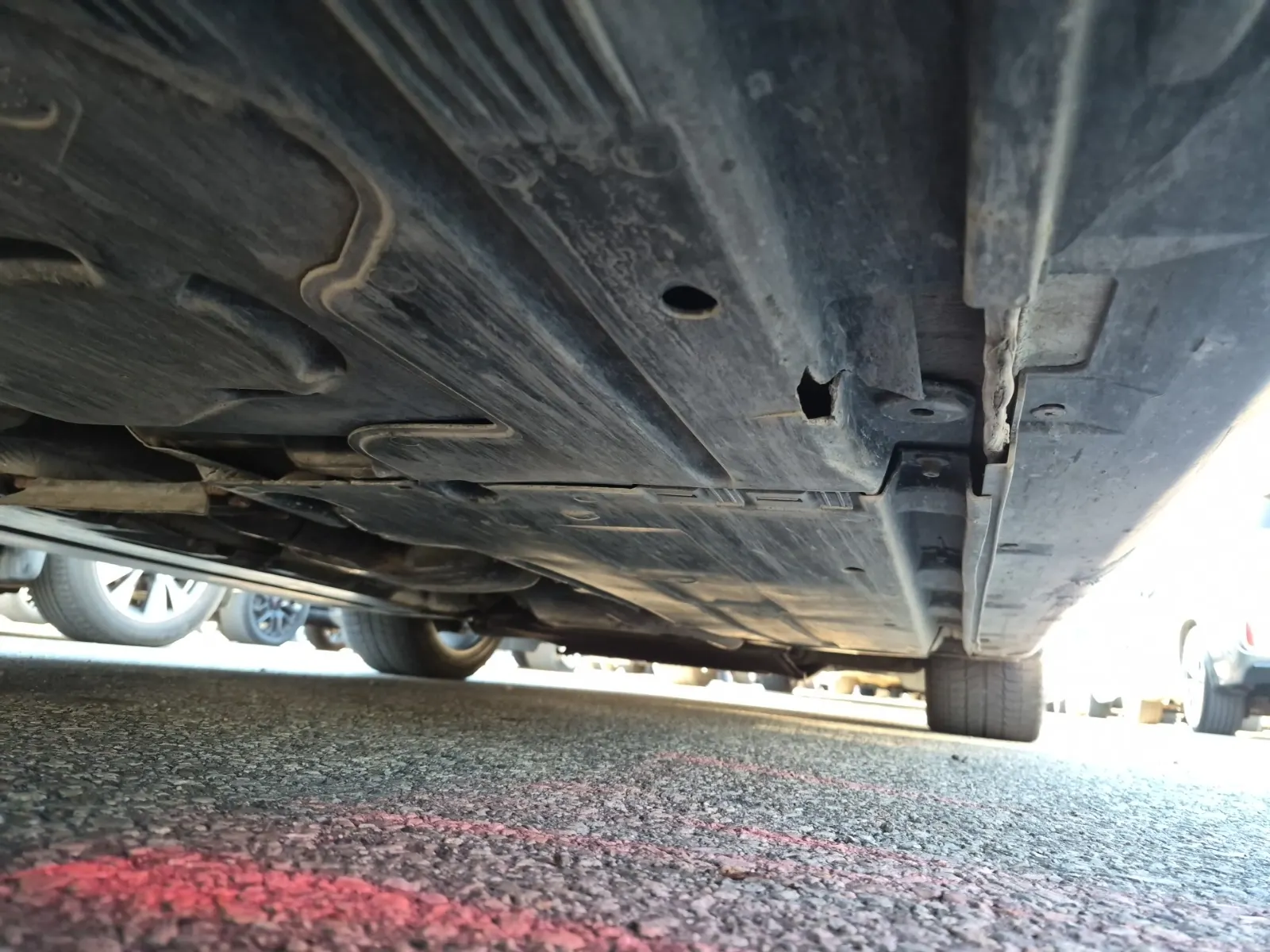Undercarriage - Passenger Photo