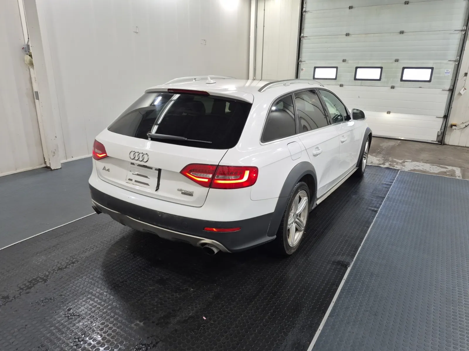 Passenger Rear 3/4 Photo