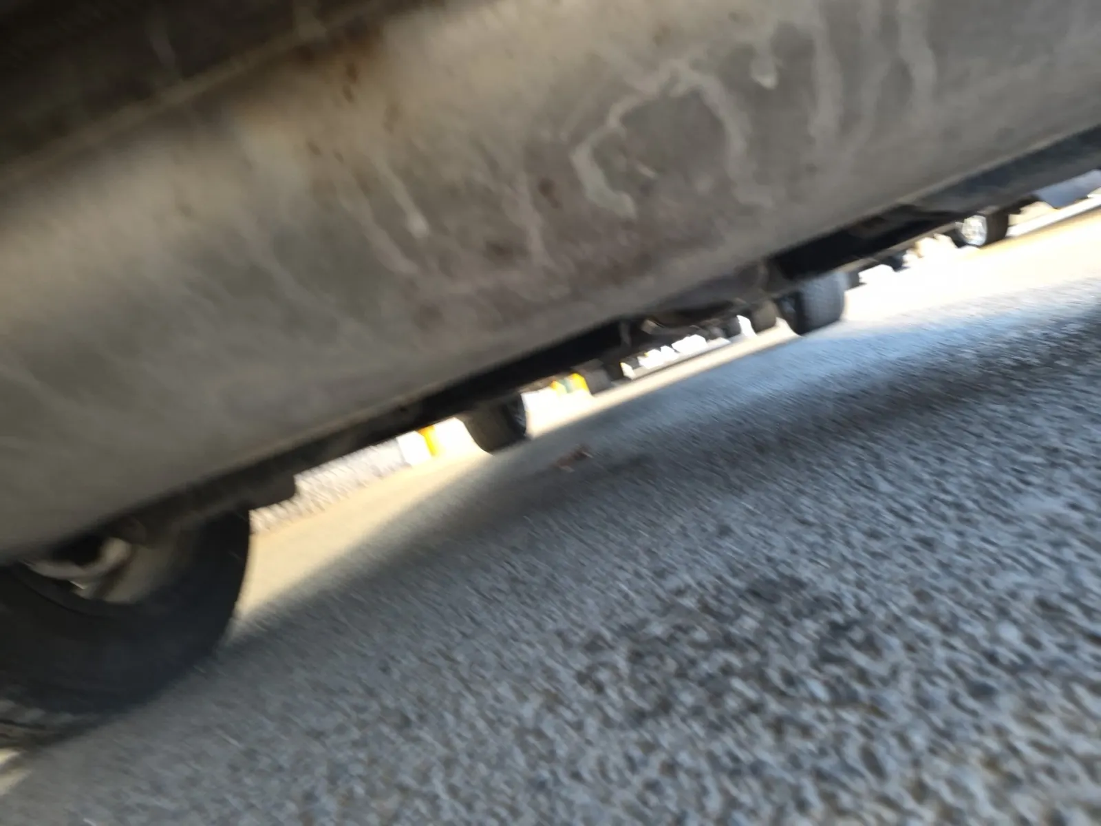 Undercarriage - Rear Photo