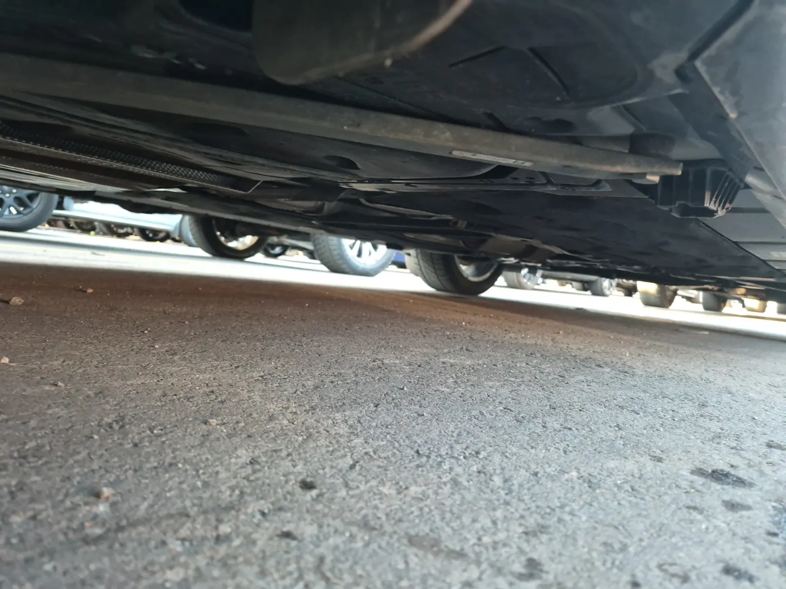 Undercarriage - Passenger Photo