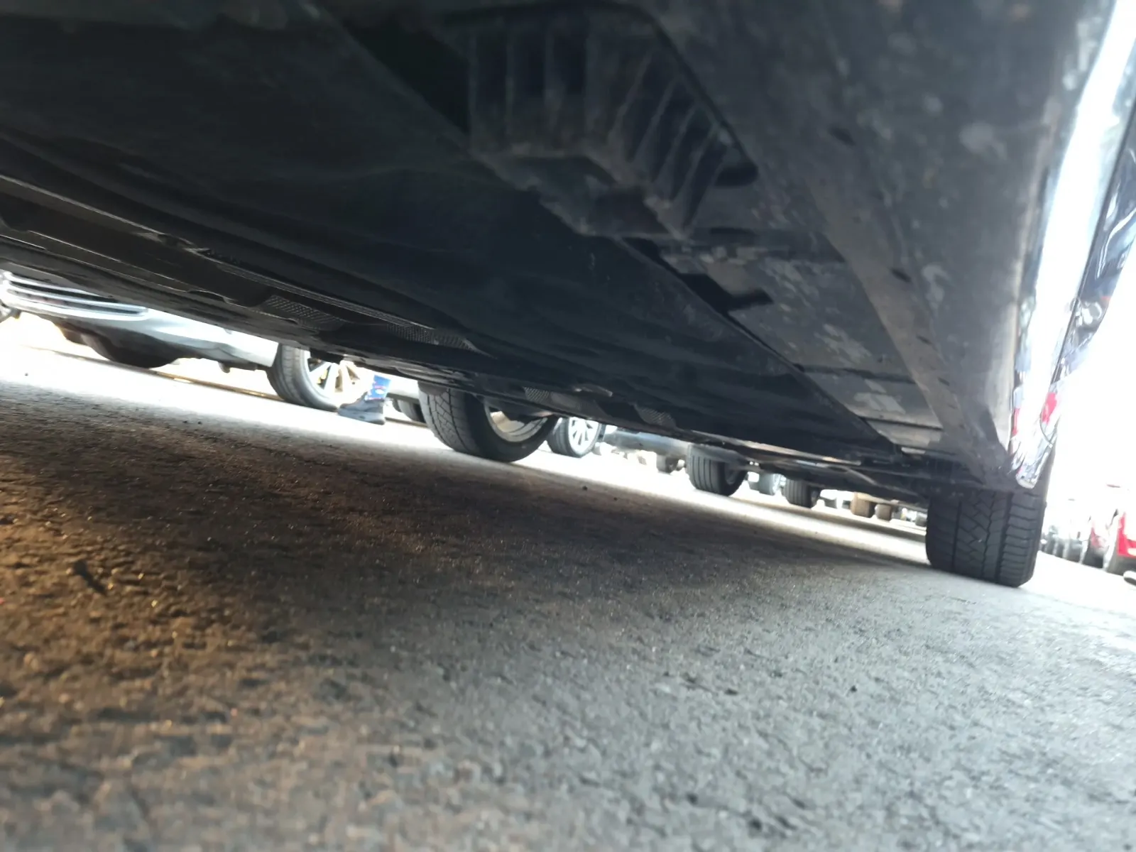 Undercarriage - Driver Photo