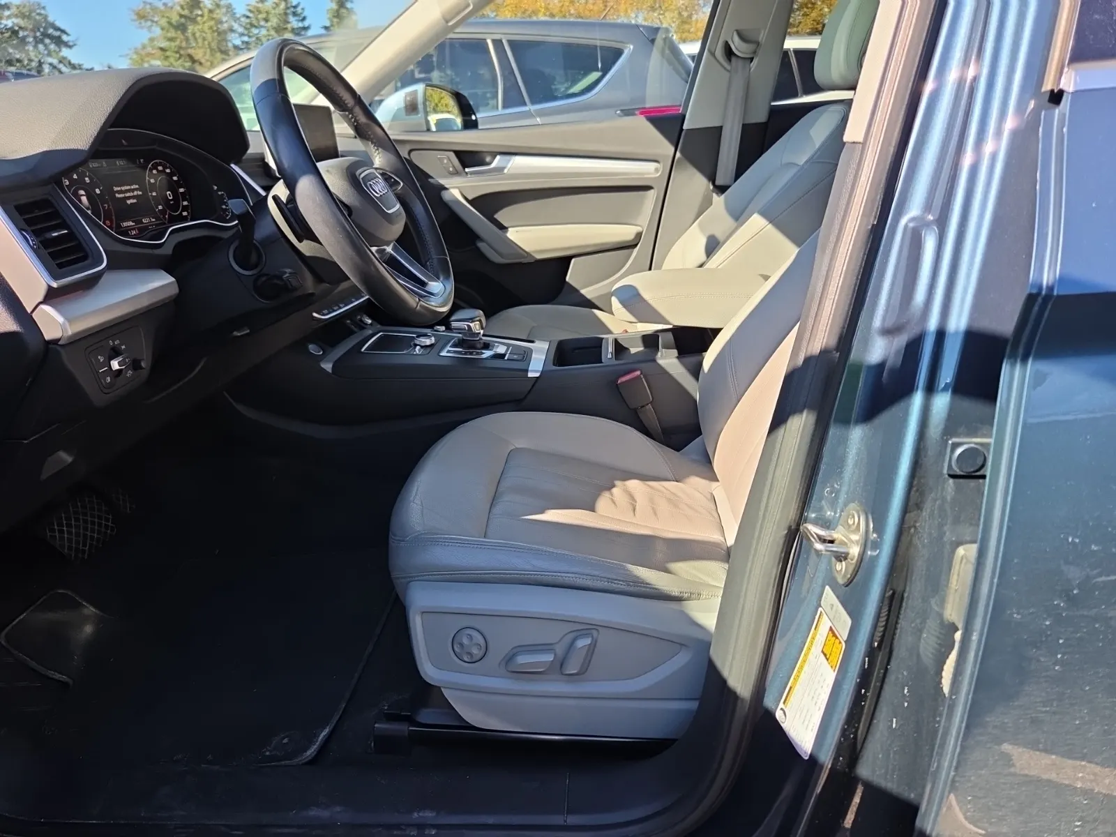 Front Interior Photo