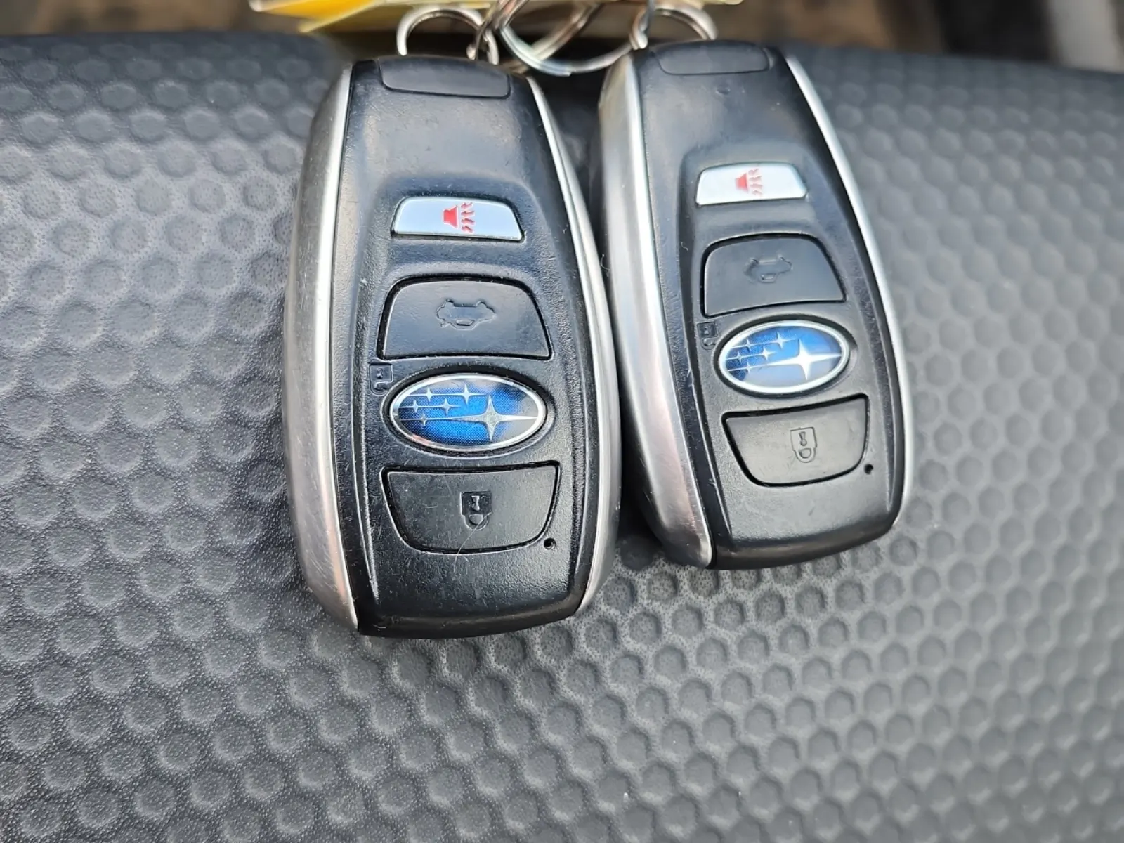 Keys/Fobs/Manual Photo