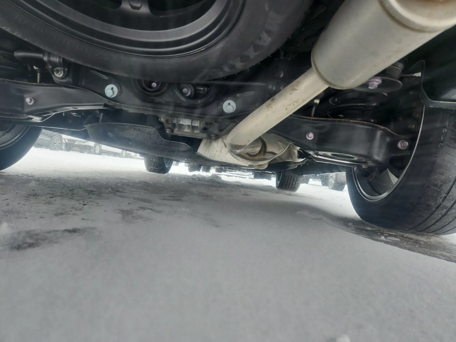 Undercarriage - Rear Photo