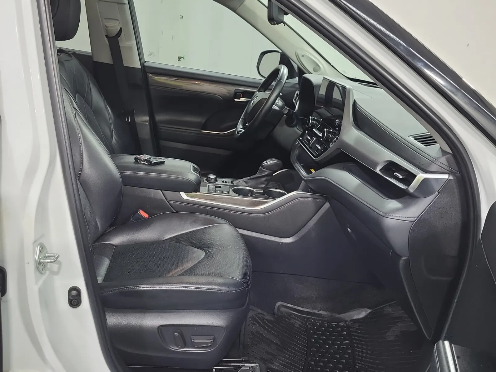 Right Side Interior Photo