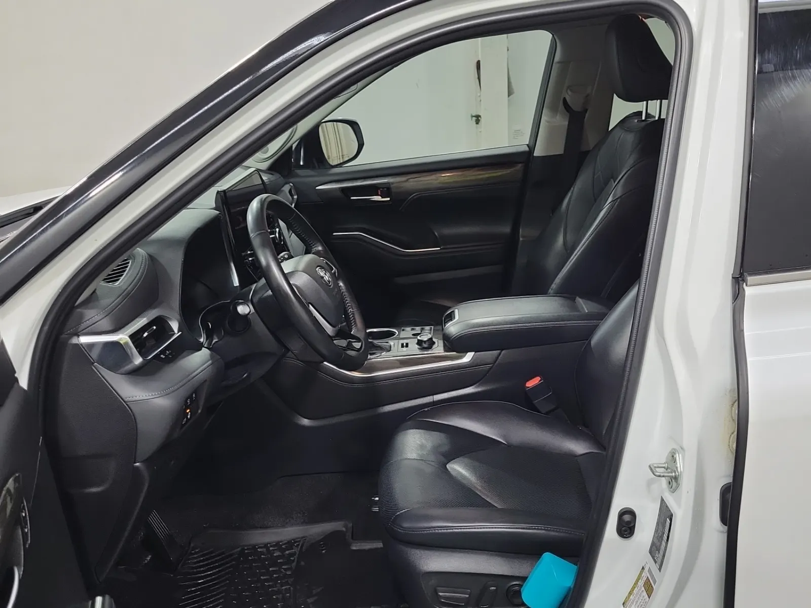 Front Interior Photo