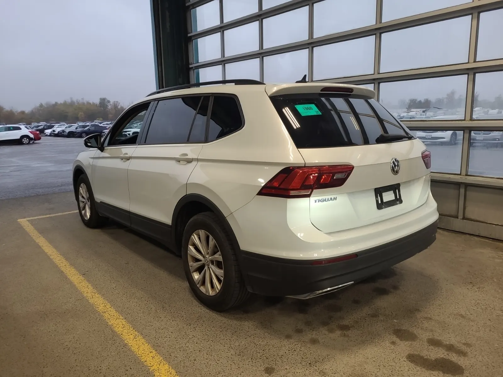 Driver Rear 3/4 Photo