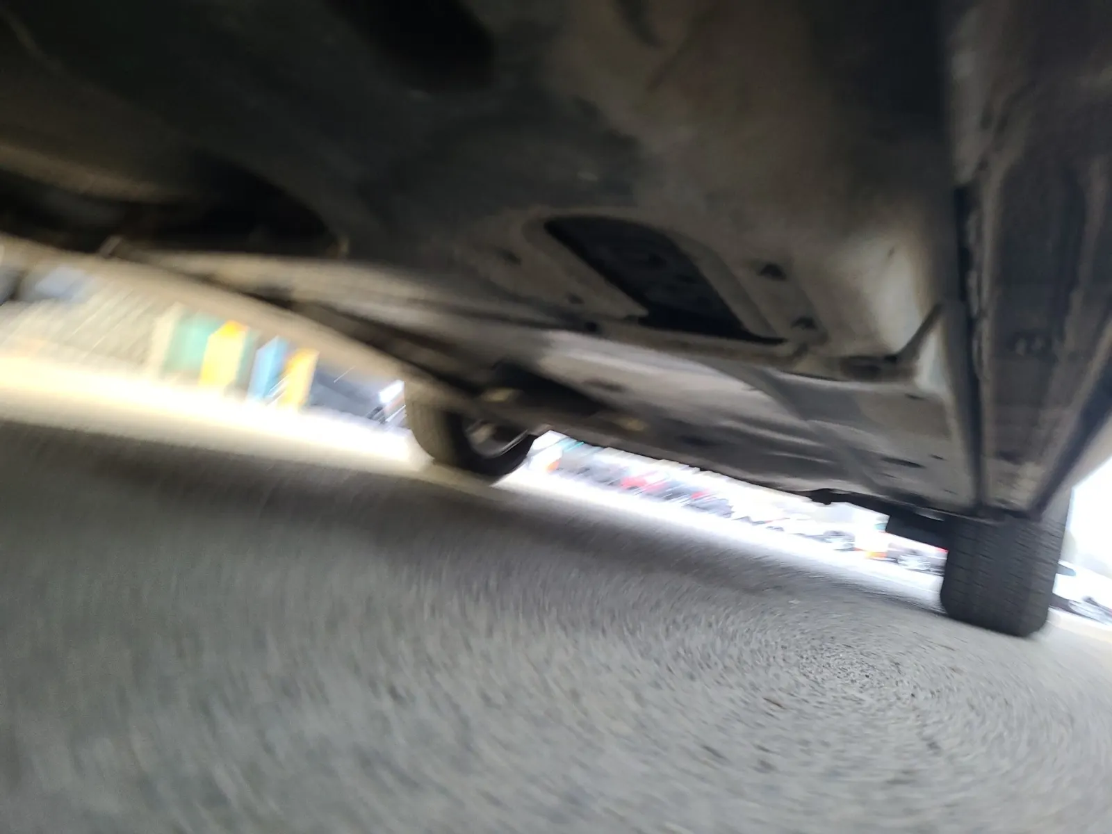 Undercarriage - Passenger Photo