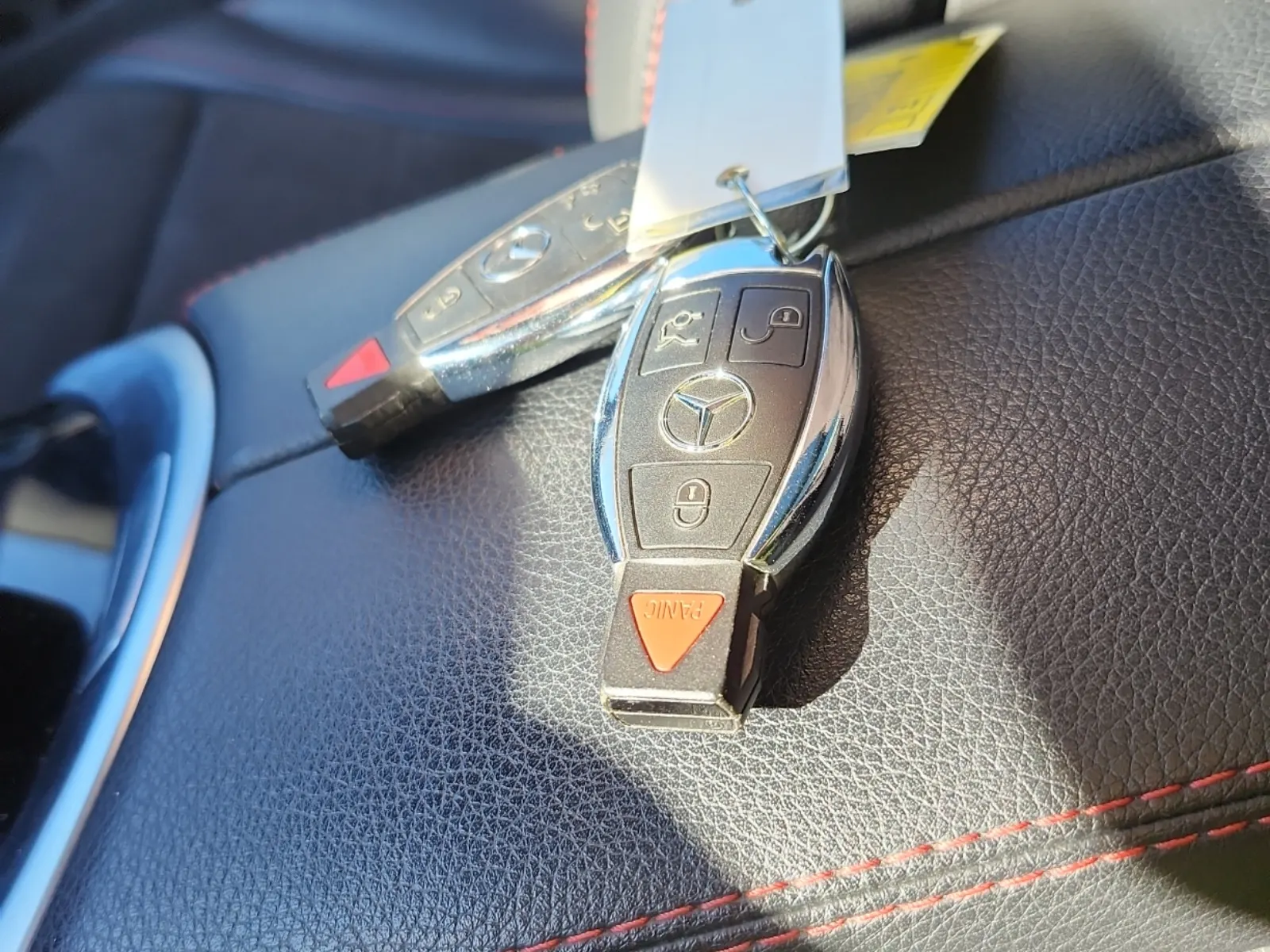 Keys/Fobs/Manual Photo