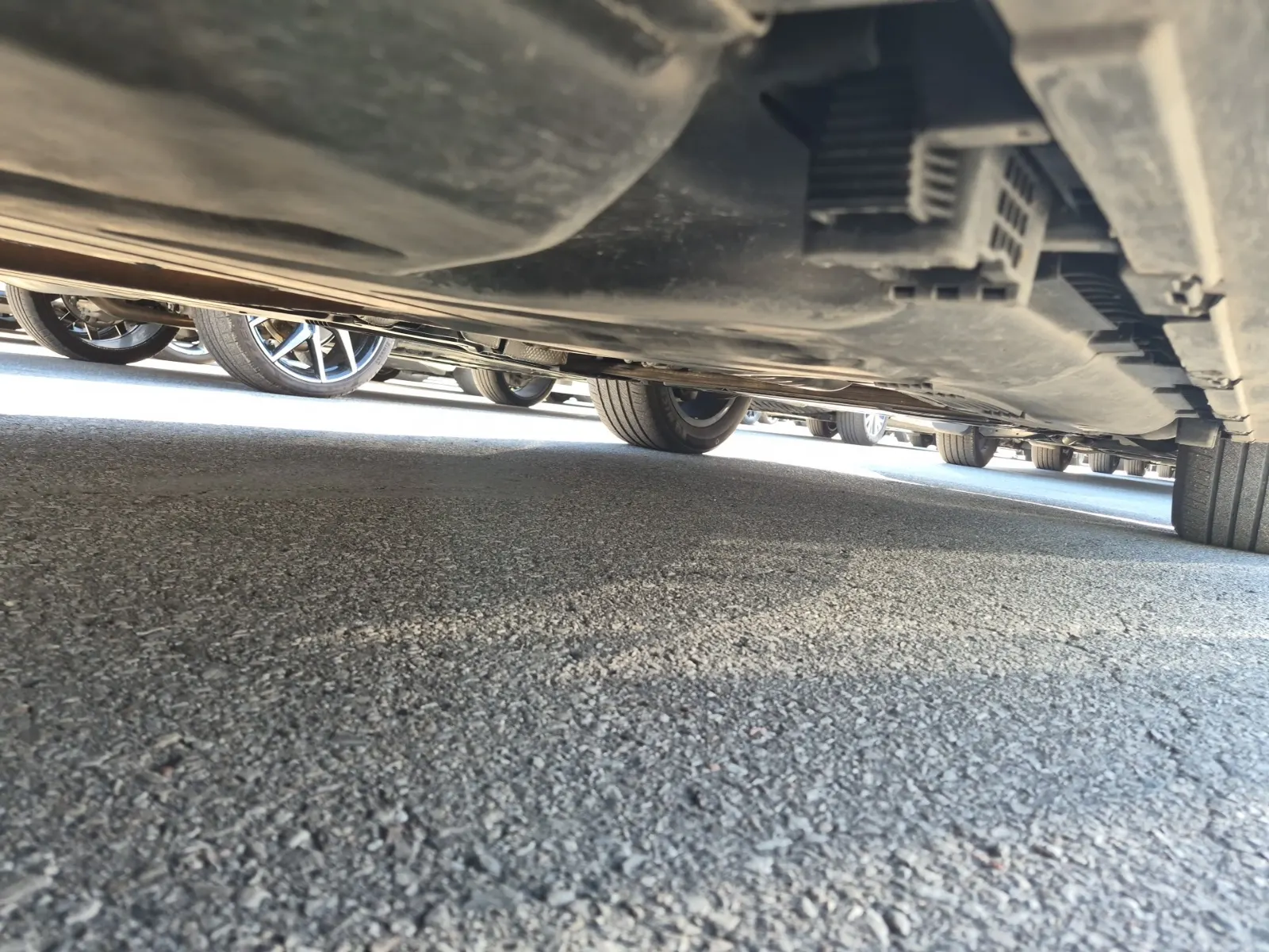 Undercarriage - Passenger Photo