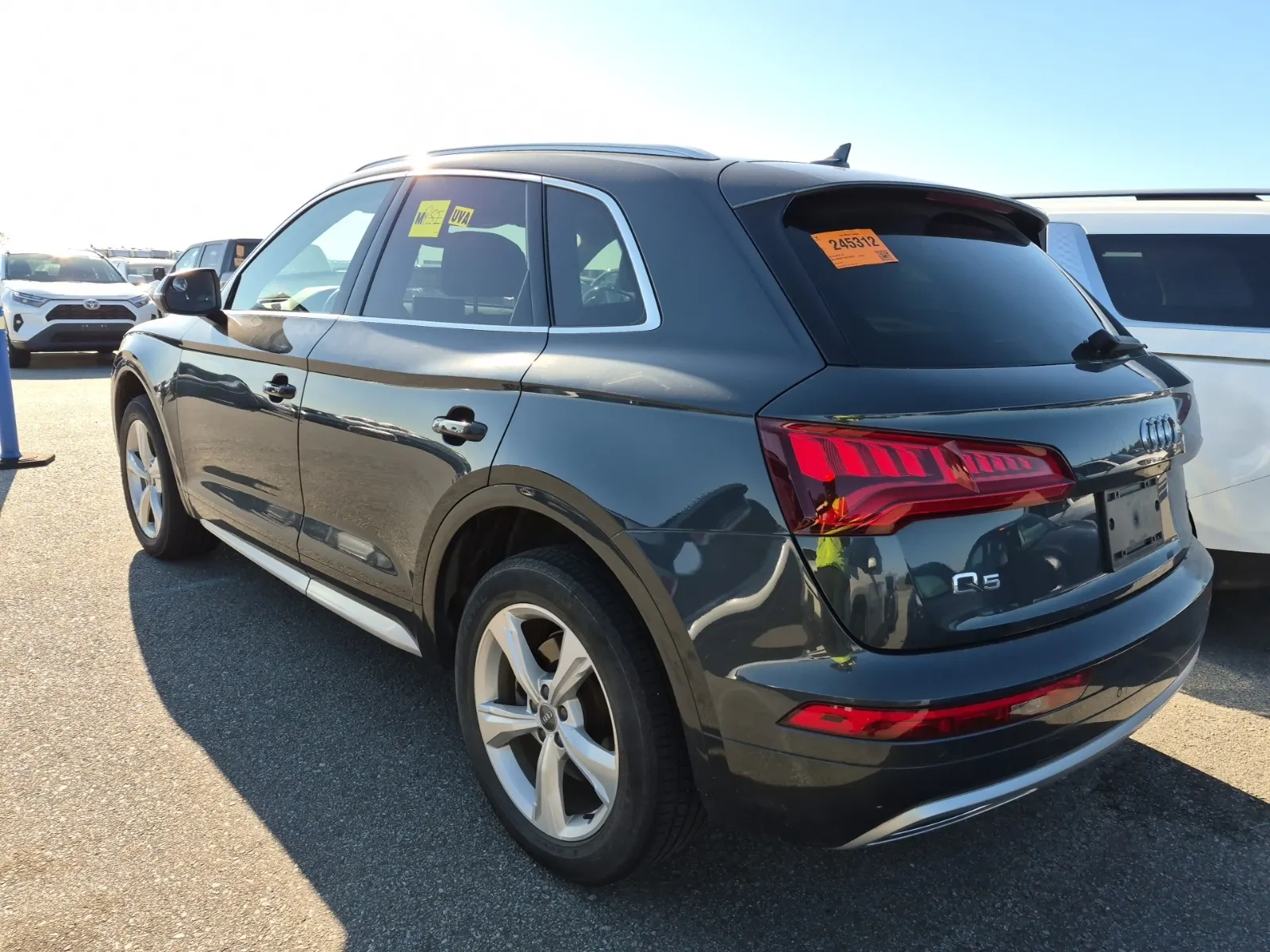 Driver Rear 3/4 Photo