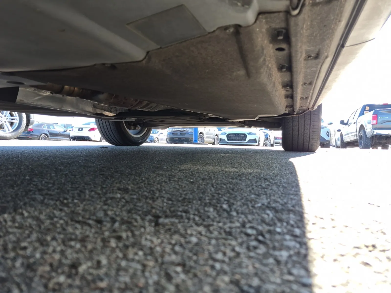 Undercarriage - Passenger Photo