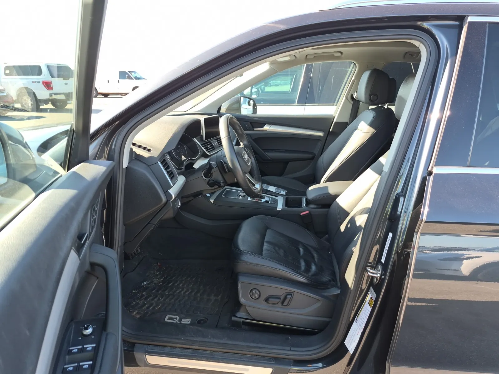 Front Interior Photo