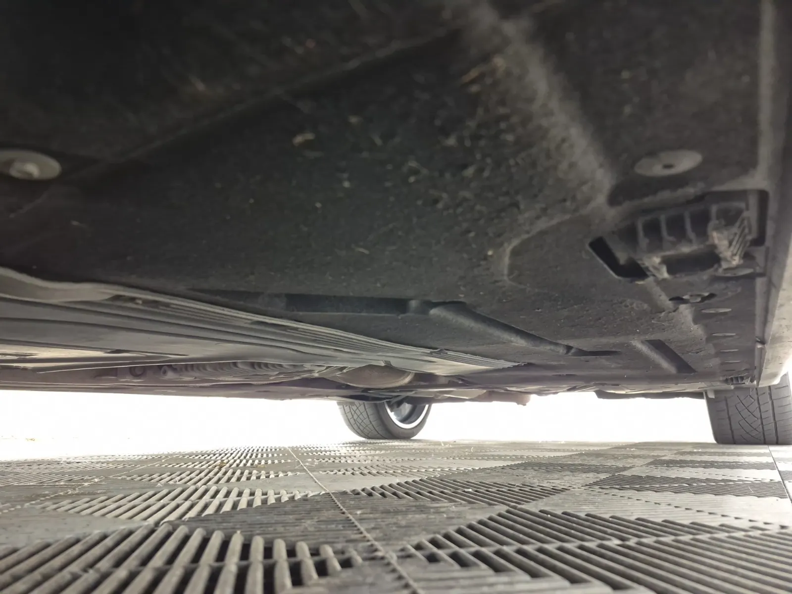 Undercarriage - Driver Photo