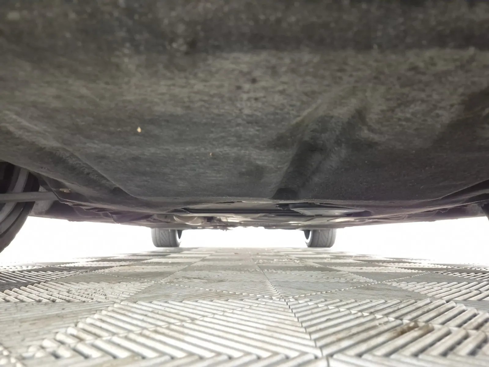 Undercarriage - Front Photo