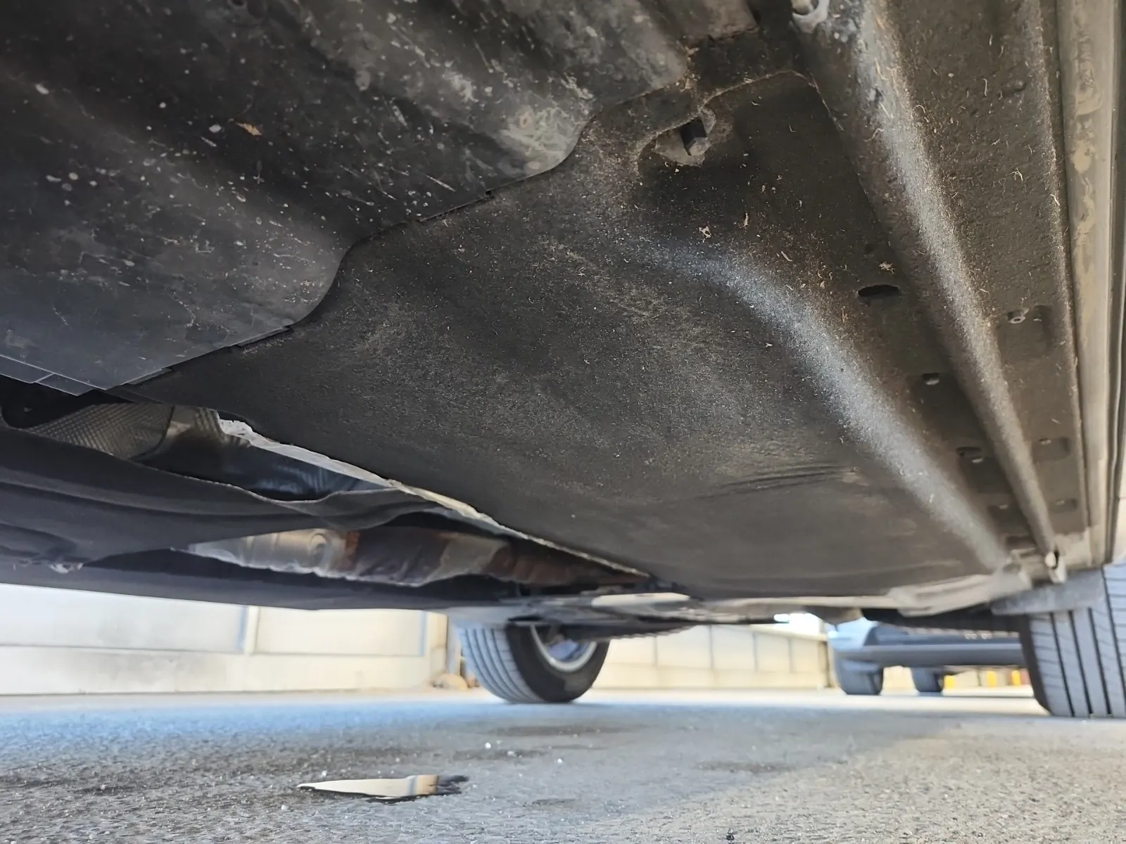 Undercarriage - Driver Photo