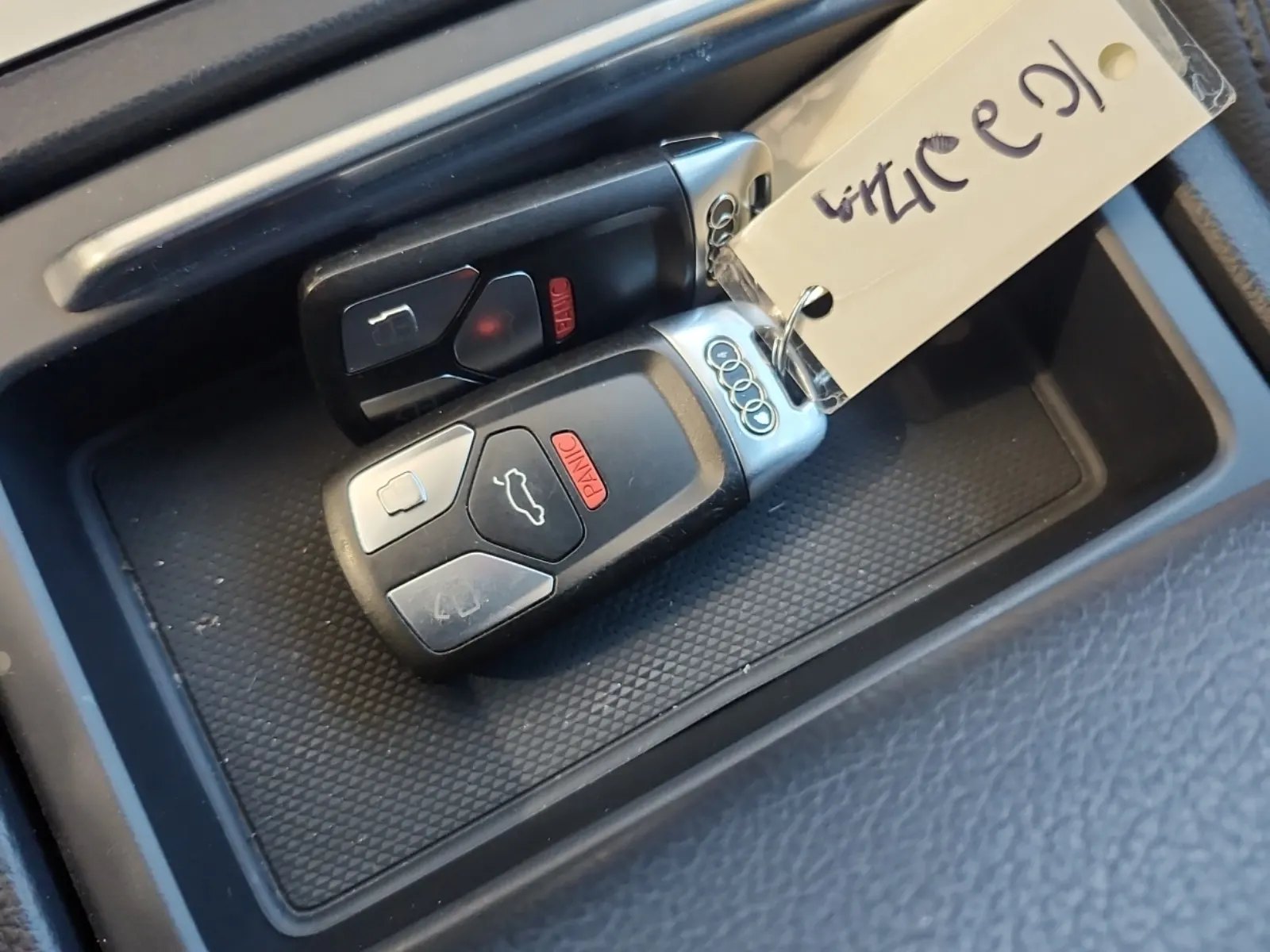 Keys/Fobs/Manual Photo
