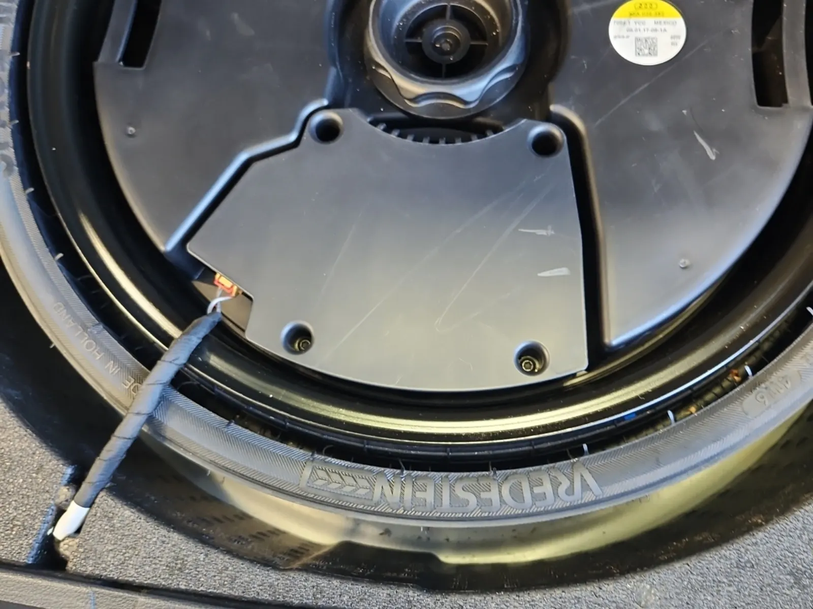 Spare Tire & Wheel Photo