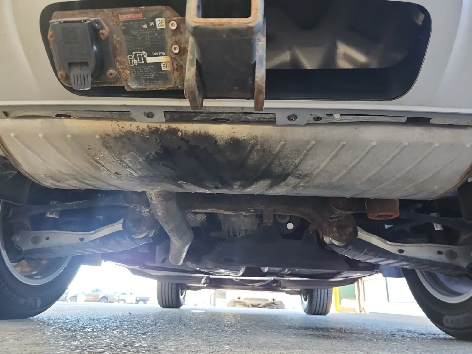 Undercarriage - Rear Photo