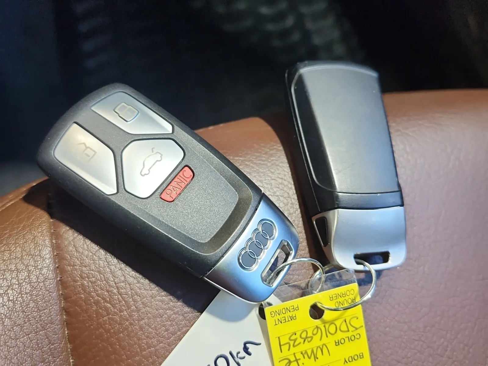 Keys/Fobs/Manual Photo