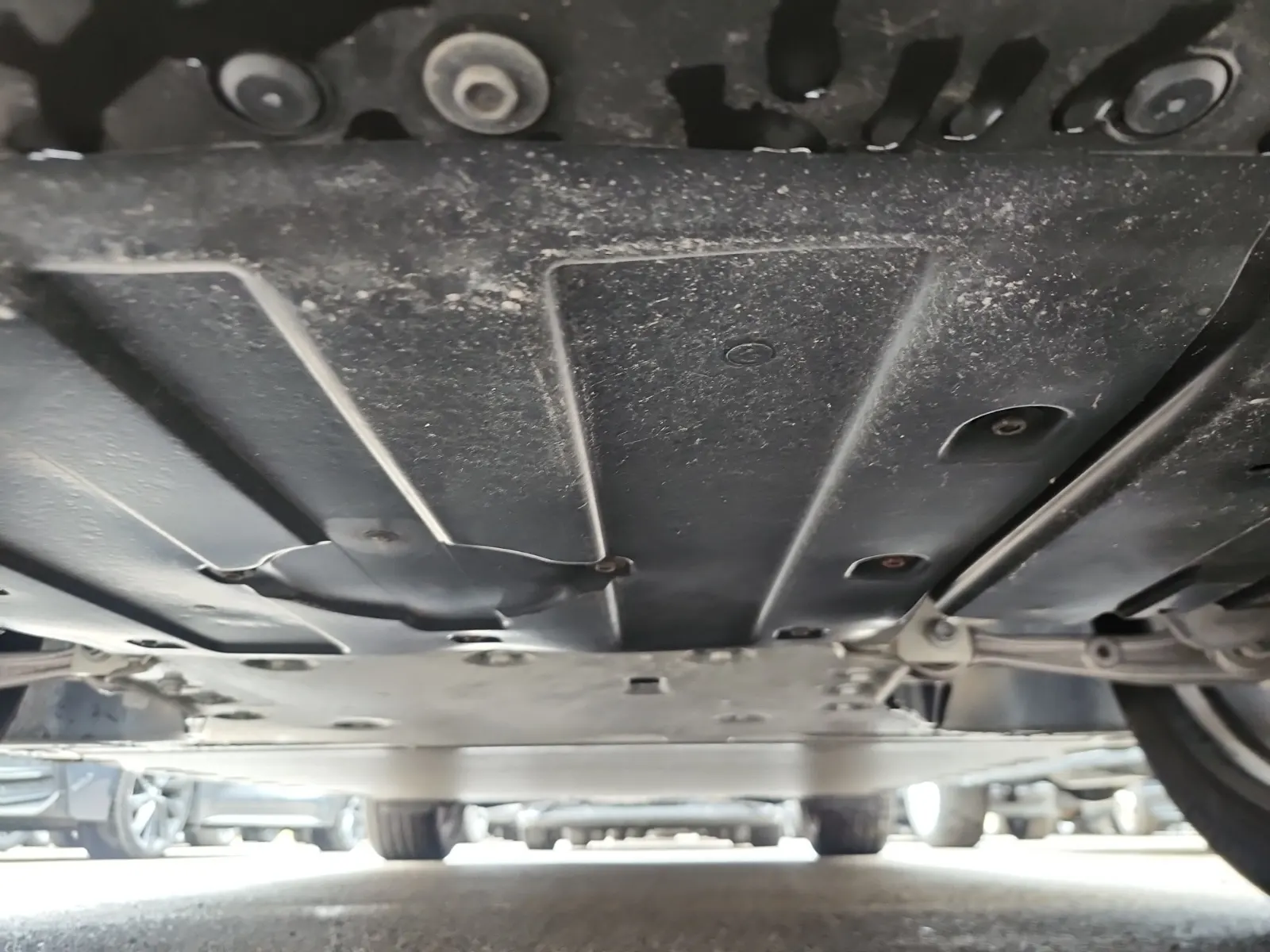 Undercarriage - Front Photo
