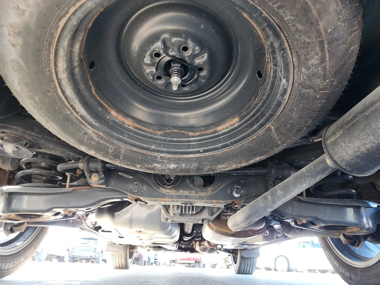 Undercarriage - Rear Photo