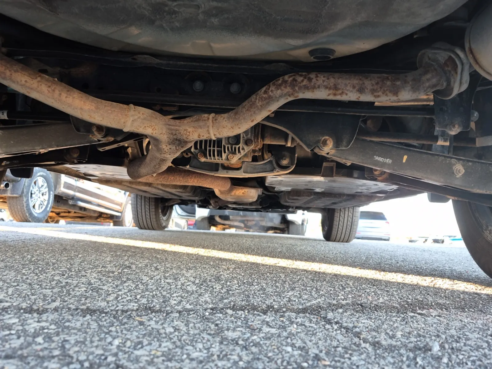 Undercarriage - Rear Photo