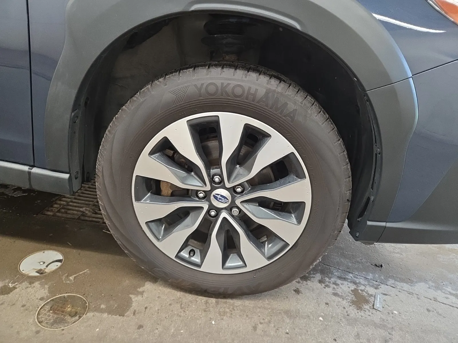 Right Front Wheel/Tire Photo