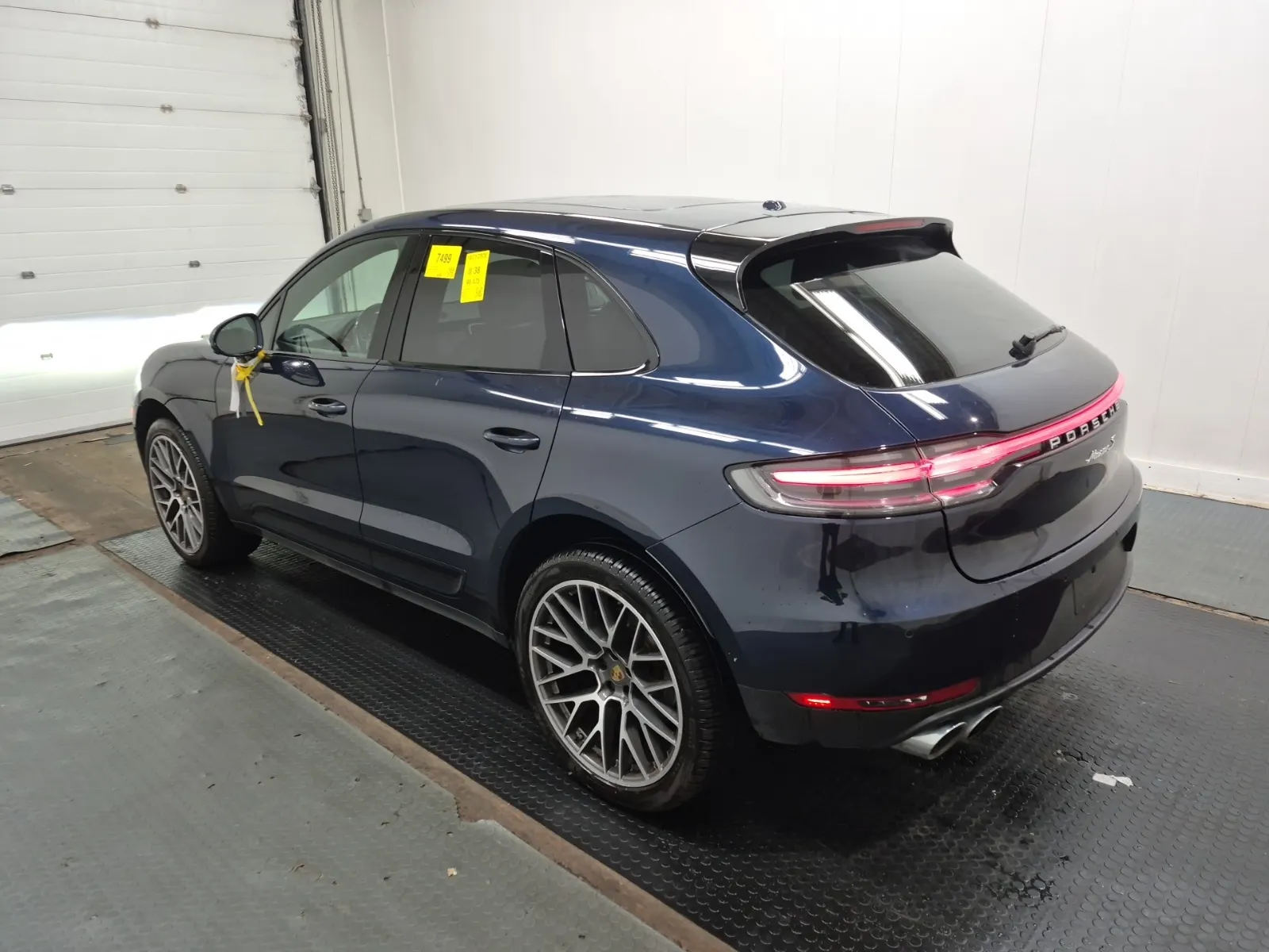 Driver Rear 3/4 Photo