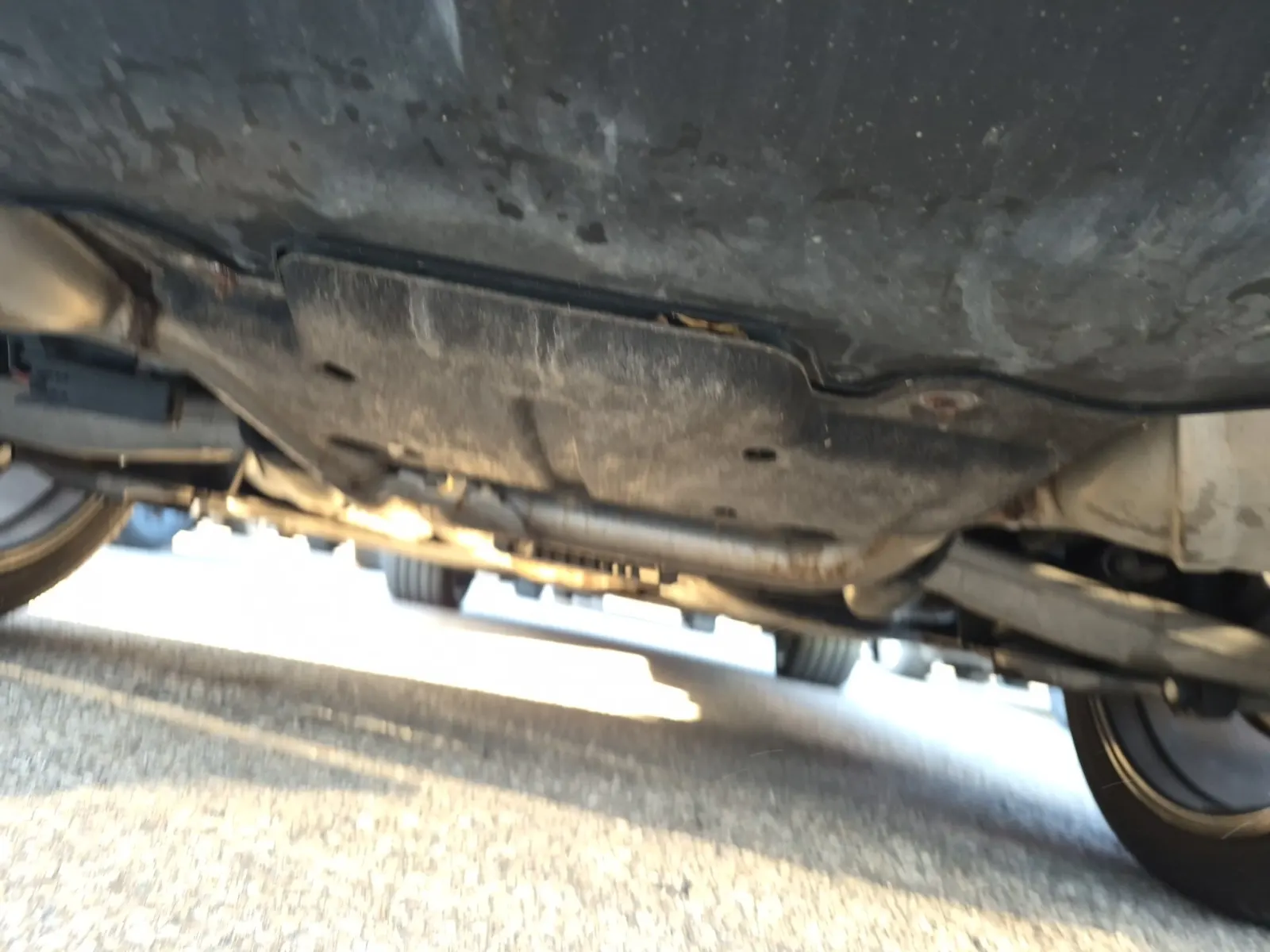 Undercarriage - Rear Photo