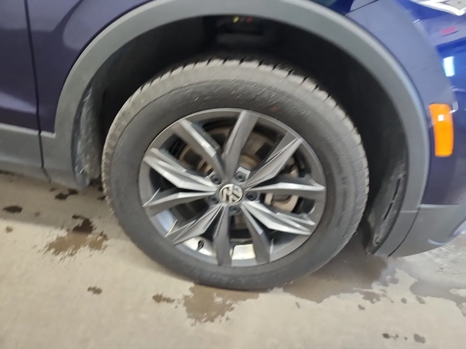Right Front Wheel/Tire Photo