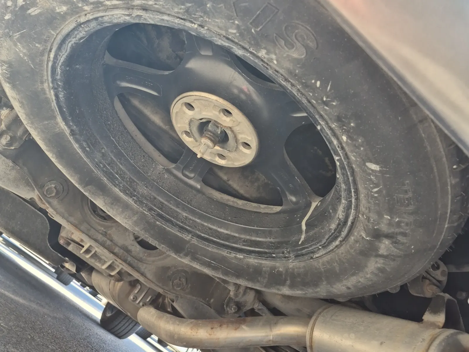Spare Tire & Wheel Photo