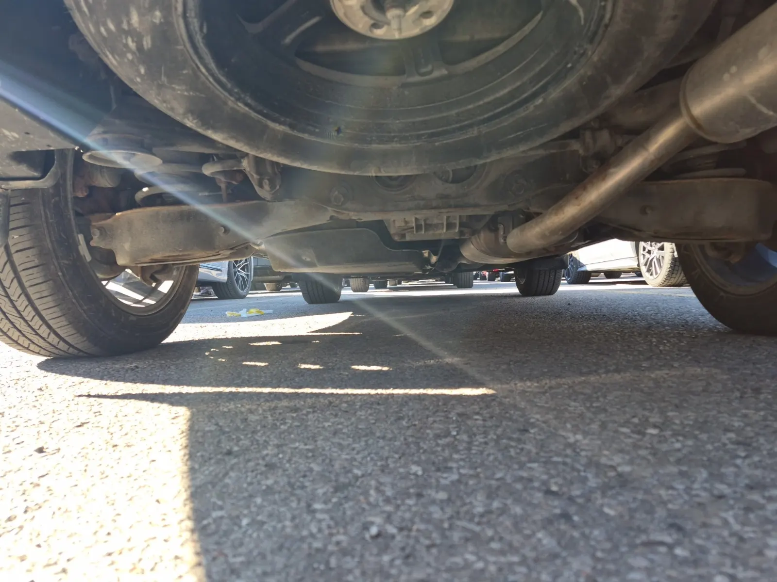 Undercarriage - Rear Photo