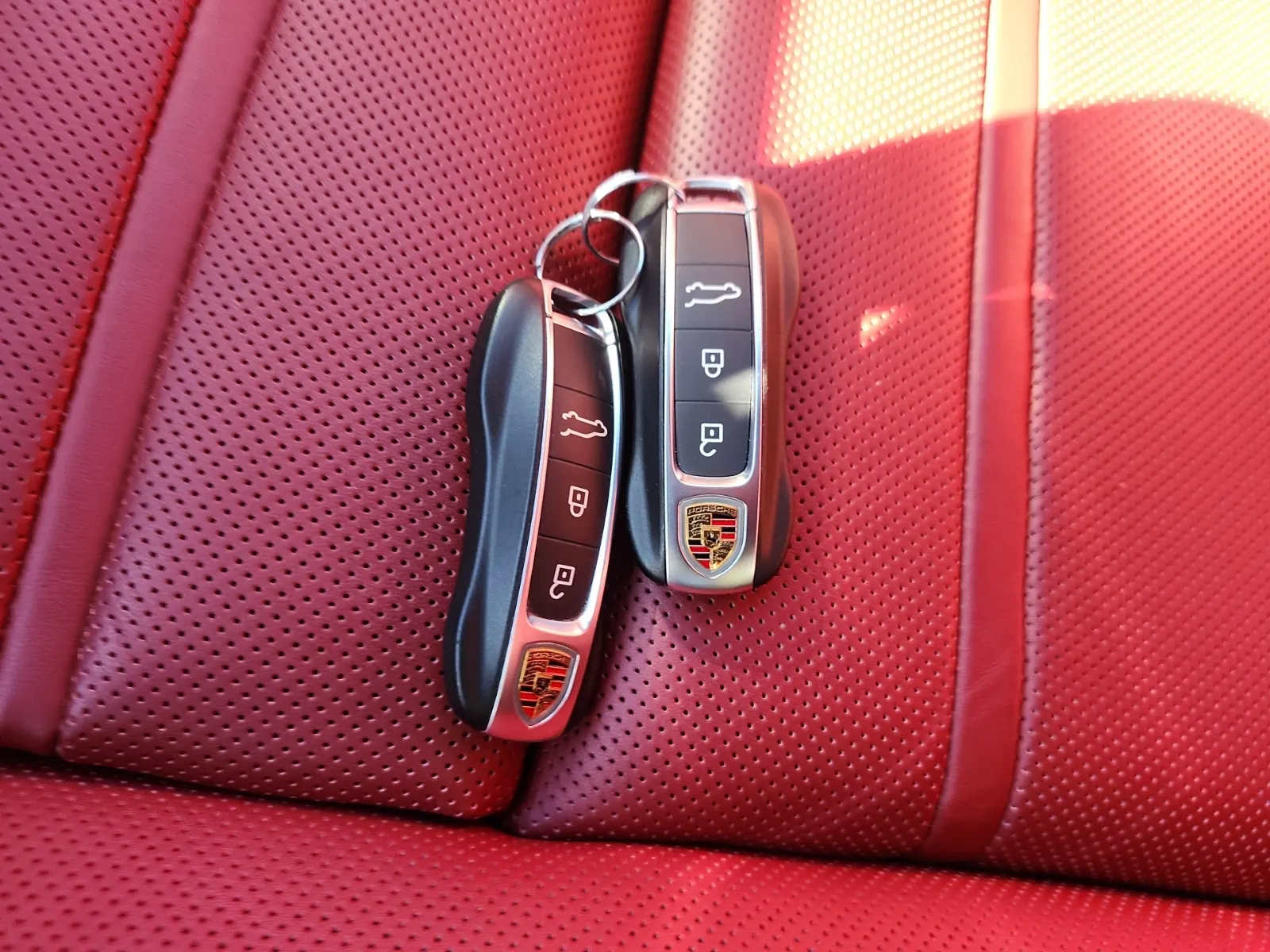 Keys/Fobs/Manual Photo