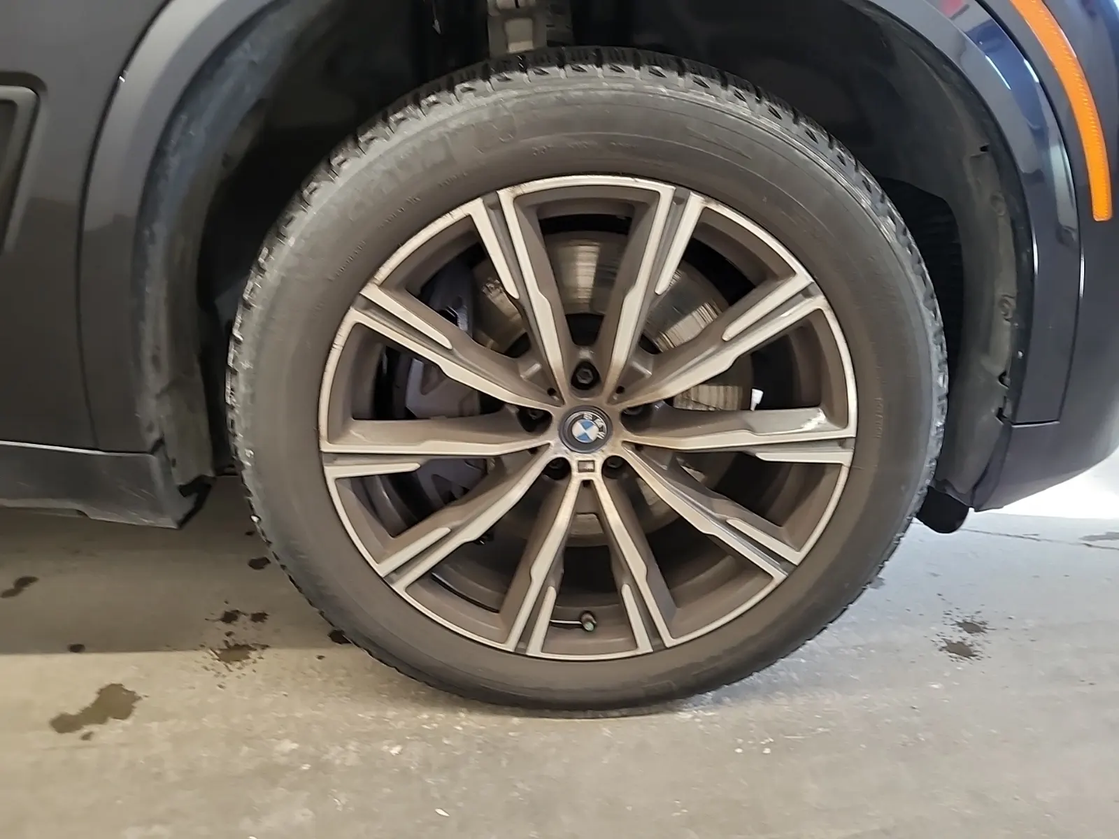 Right Front Wheel/Tire Photo