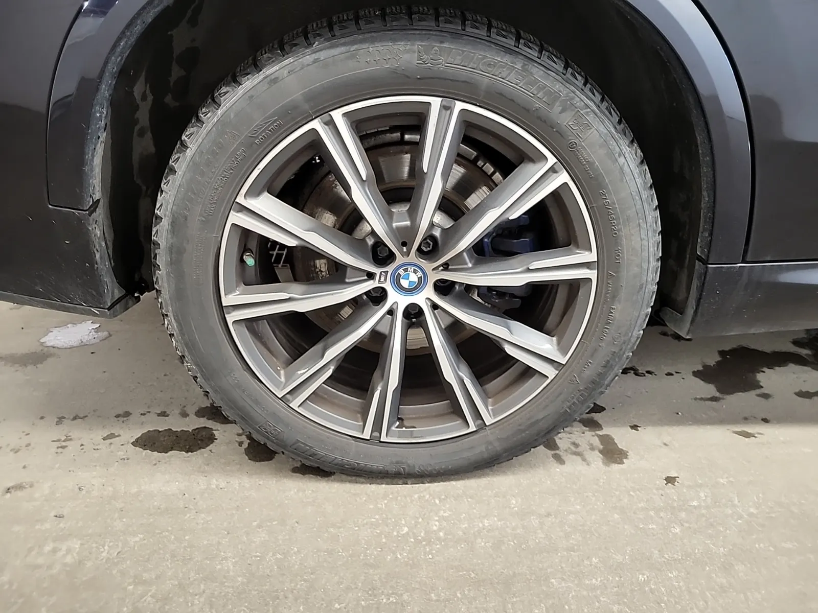 Right Rear Wheel/Tire Photo