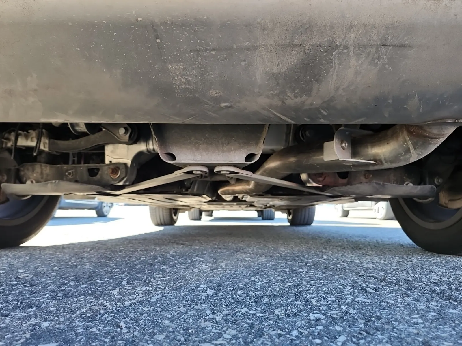 Undercarriage - Rear Photo