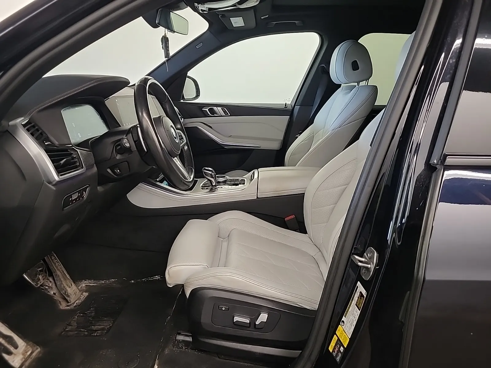 Front Interior Photo